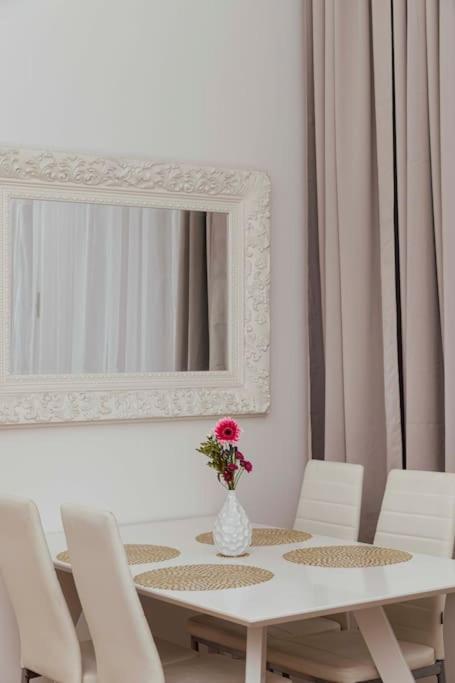 Modern Stylish Comfortable 2 Bedroom Apartment เวียนนา ภายนอก รูปภาพ