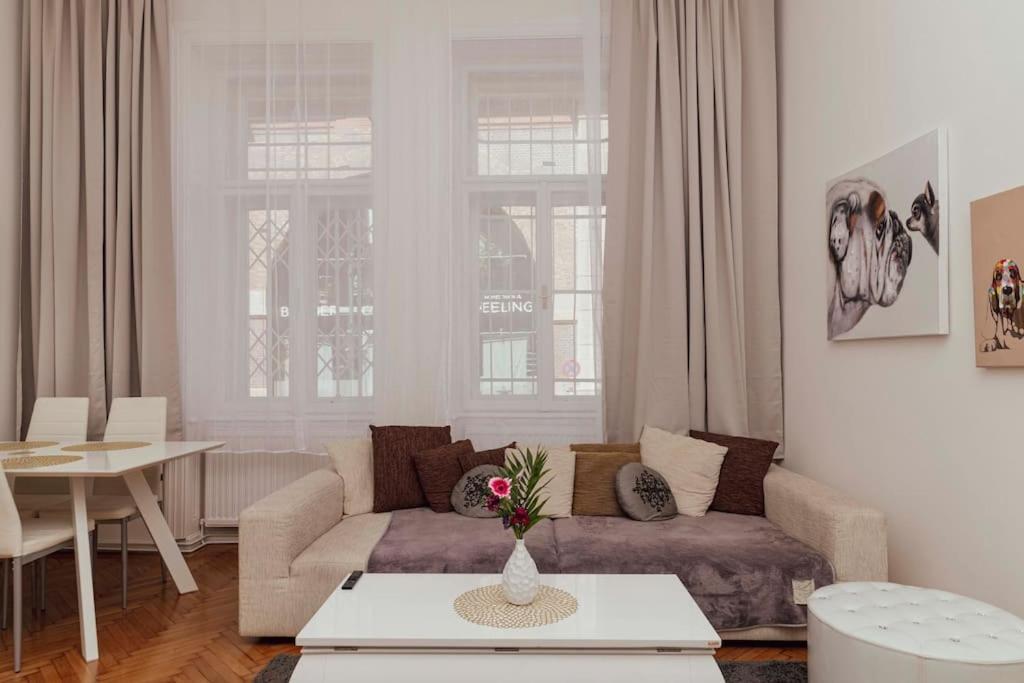 Modern Stylish Comfortable 2 Bedroom Apartment เวียนนา ภายนอก รูปภาพ